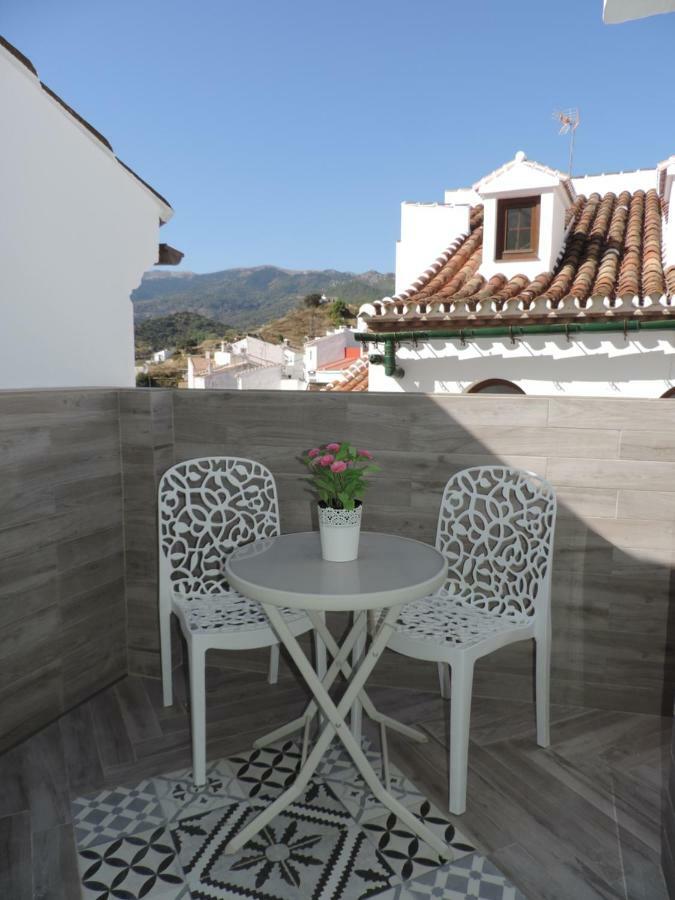 Casa Las Tres Conchas Yunquera Exterior photo
